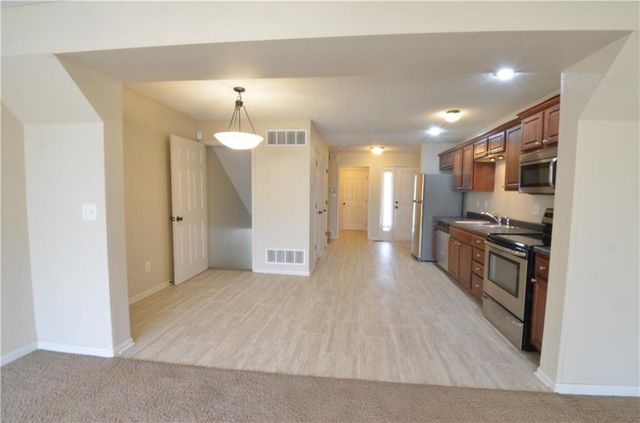 9584 N Main Street, Kansas City, MO 64155