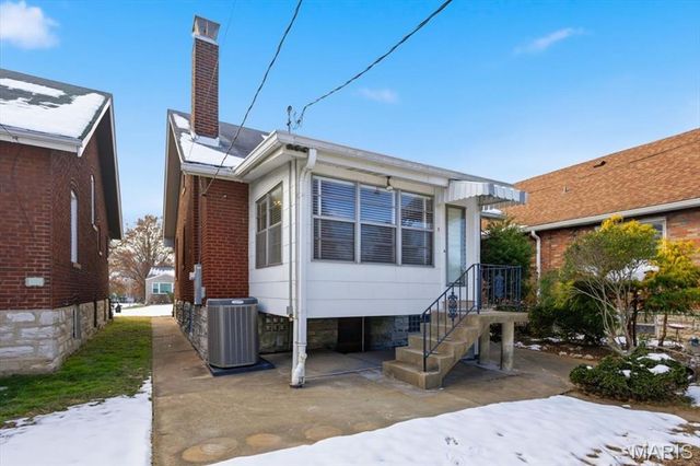 4033 Blow Street, St Louis, MO 63116