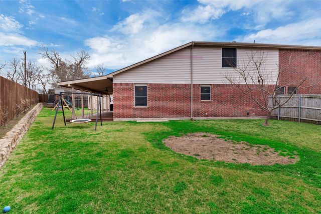 1989 Lariat Drive, Justin, TX 76247