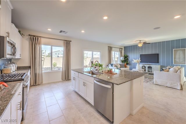 6049 Sunshine Shores Street 12, Las Vegas, NV 89081