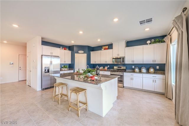 6049 Sunshine Shores Street 12, Las Vegas, NV 89081