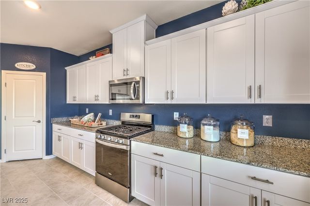 6049 Sunshine Shores Street 12, Las Vegas, NV 89081