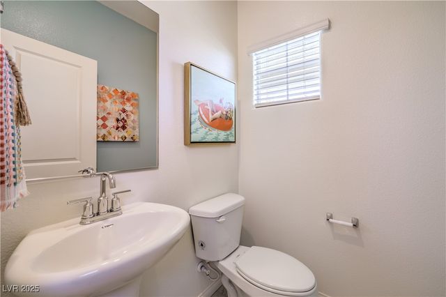 6049 Sunshine Shores Street 12, Las Vegas, NV 89081