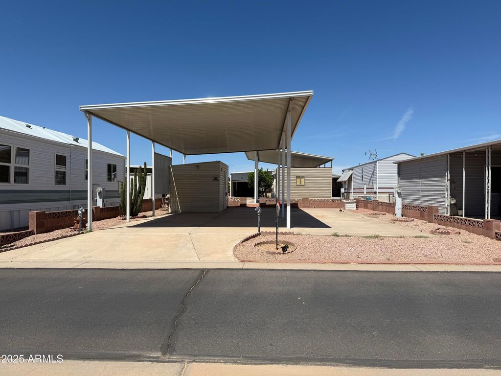 Image 11 of property listing at 7750 E BROADWAY Road 477, Mesa, AZ 85208