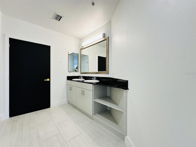 111-3 WASHINGTON STREET, Orlando, FL 32801