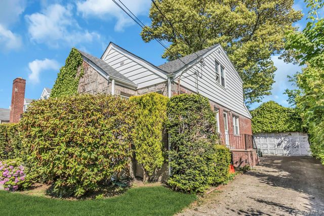 461 Madison Avenue, West Hempstead, NY 11552