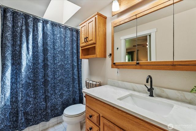 18015 248th Ave SE, Maple Valley, WA 98038