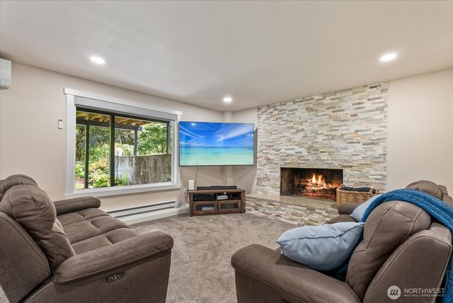 18015 248th Ave SE, Maple Valley, WA 98038