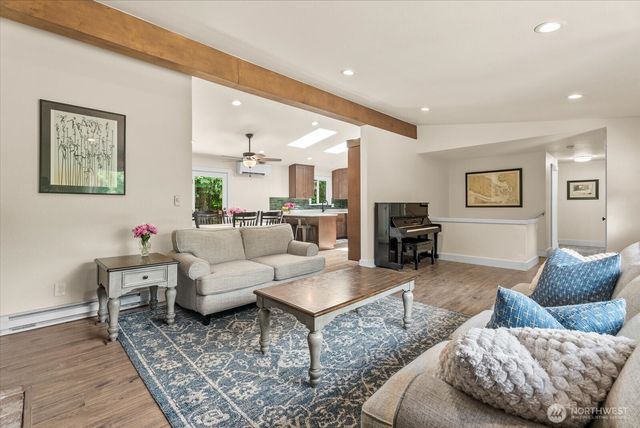 18015 248th Ave SE, Maple Valley, WA 98038