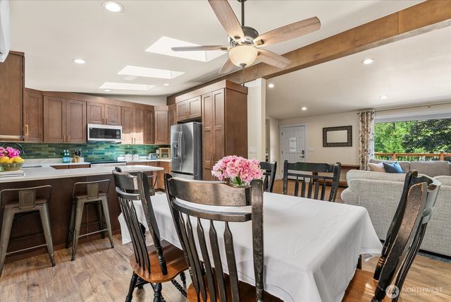 18015 248th Ave SE, Maple Valley, WA 98038