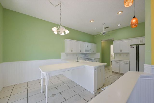 649 MASTERPIECE DRIVE 156, Sun City Center, FL 33573