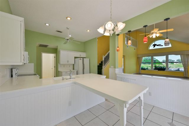 649 MASTERPIECE DRIVE 156, Sun City Center, FL 33573