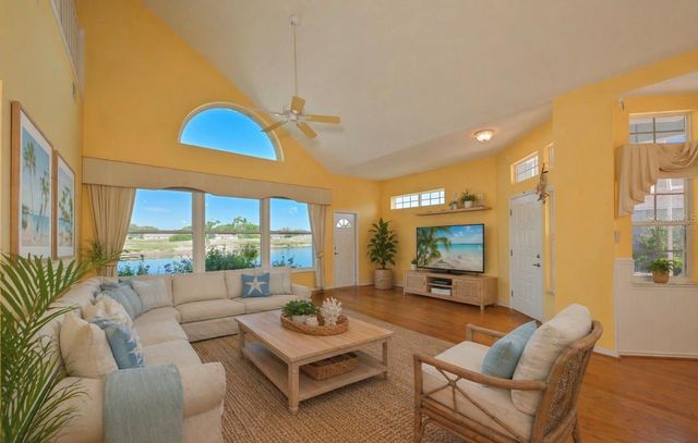 649 MASTERPIECE DRIVE 156, Sun City Center, FL 33573
