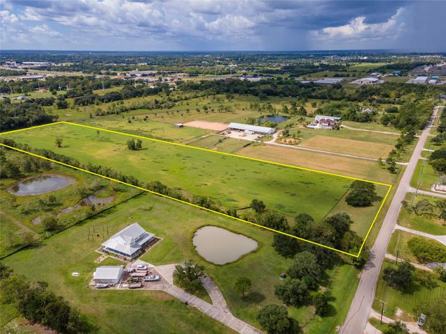 2126 County Road 367, Alvin, TX 77511