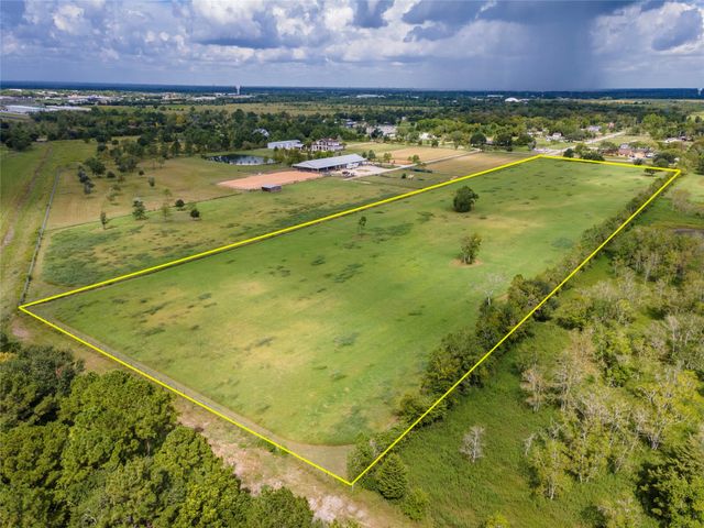 2126 County Road 367, Alvin, TX 77511