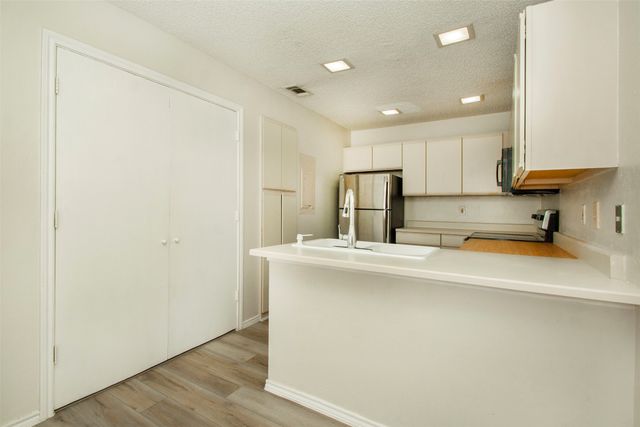 4242 N Capistrano Drive 187, Dallas, TX 75287