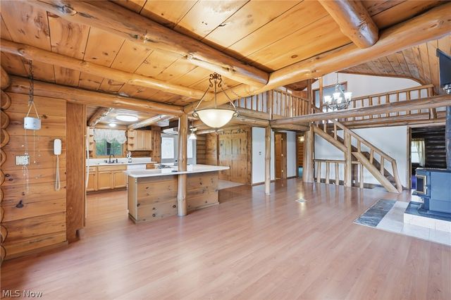 7374 Vale Road, Rogers, OH 44455