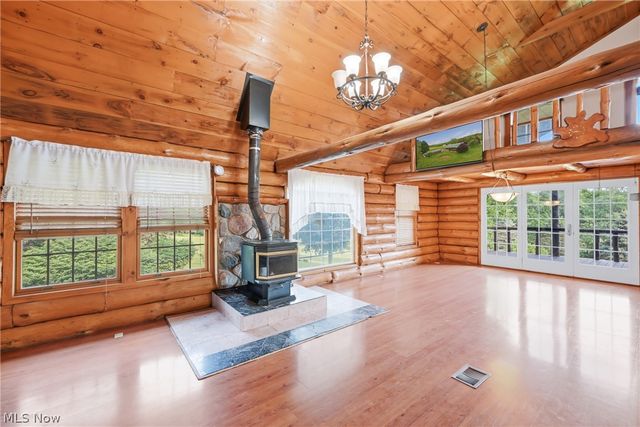 7374 Vale Road, Rogers, OH 44455