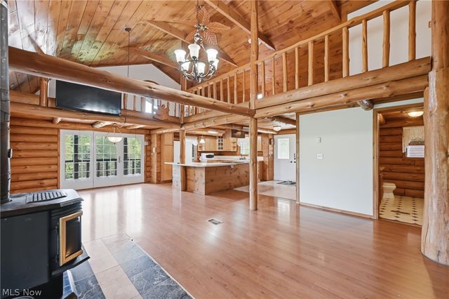 7374 Vale Road, Rogers, OH 44455