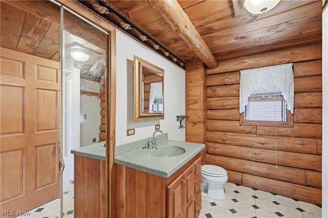 7374 Vale Road, Rogers, OH 44455
