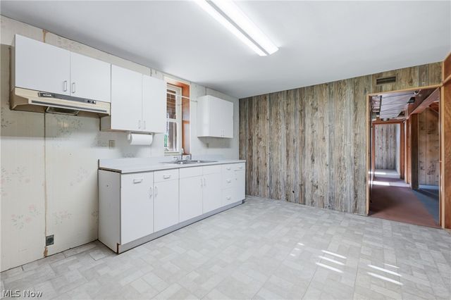 7374 Vale Road, Rogers, OH 44455