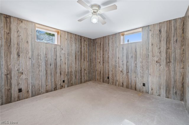 7374 Vale Road, Rogers, OH 44455