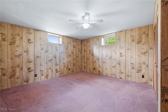 7374 Vale Road, Rogers, OH 44455