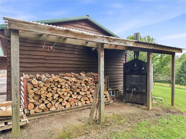 7374 Vale Road, Rogers, OH 44455