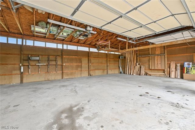 7374 Vale Road, Rogers, OH 44455