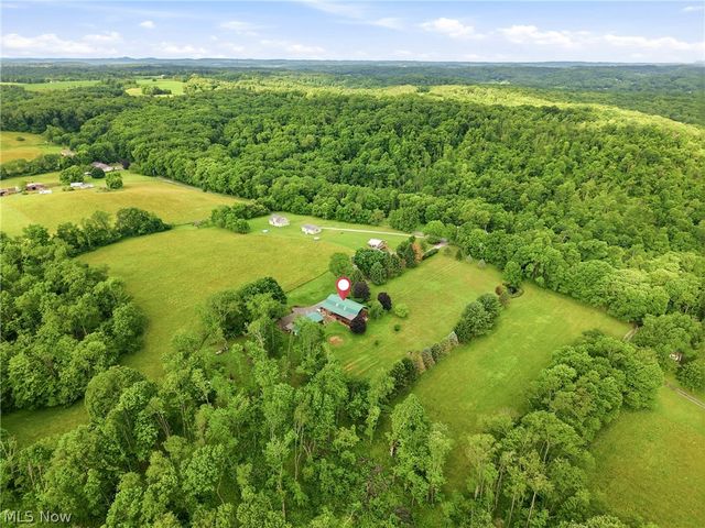 7374 Vale Road, Rogers, OH 44455