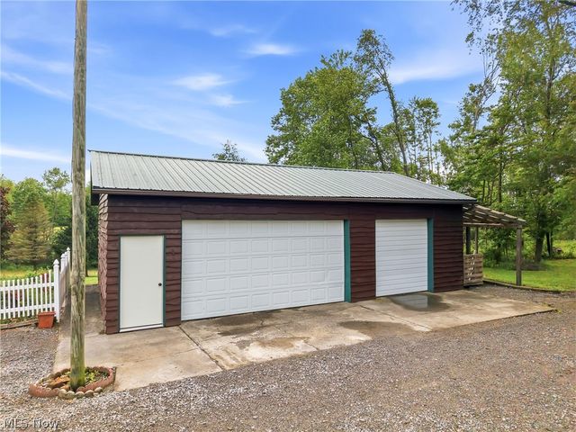 7374 Vale Road, Rogers, OH 44455