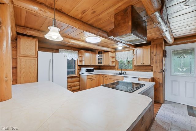 7374 Vale Road, Rogers, OH 44455