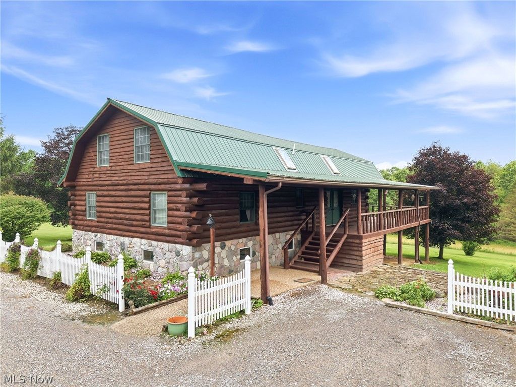 7374 Vale Road, Rogers, OH 44455