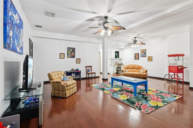 16400 LAKESHORE DRIVE, Minneola, FL 34715