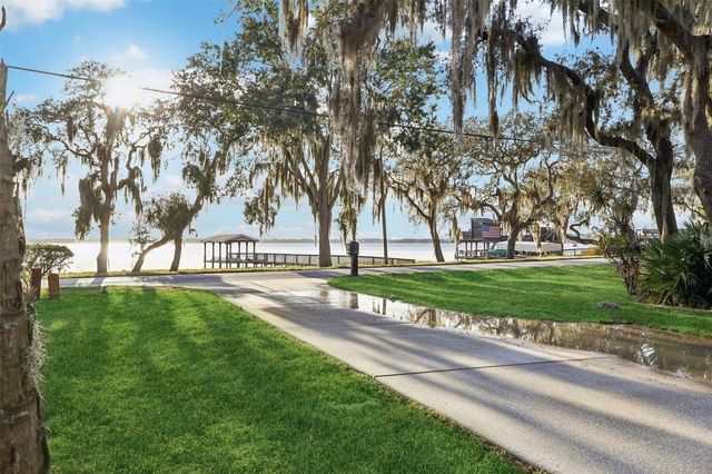 16400 LAKESHORE DRIVE, Minneola, FL 34715