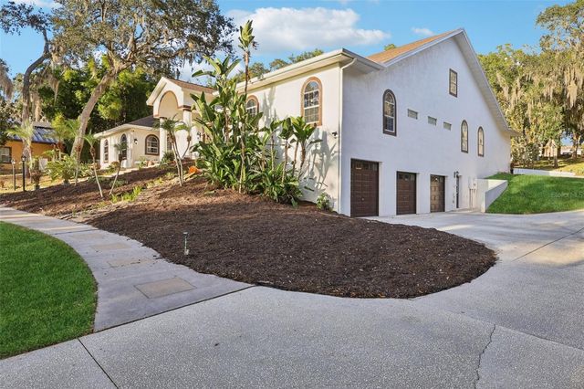 16400 LAKESHORE DRIVE, Minneola, FL 34715