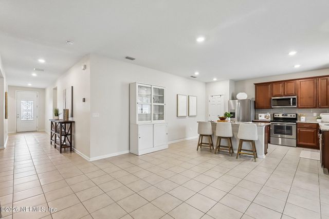 3077 HAWKS HILL Lane, Jacksonville, FL 32216
