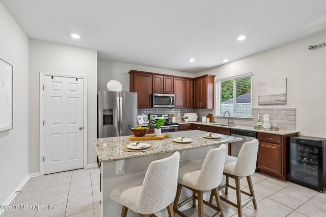 3077 HAWKS HILL Lane, Jacksonville, FL 32216