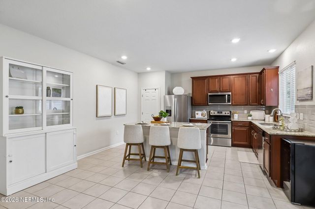 3077 HAWKS HILL Lane, Jacksonville, FL 32216