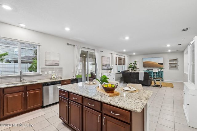 3077 HAWKS HILL Lane, Jacksonville, FL 32216