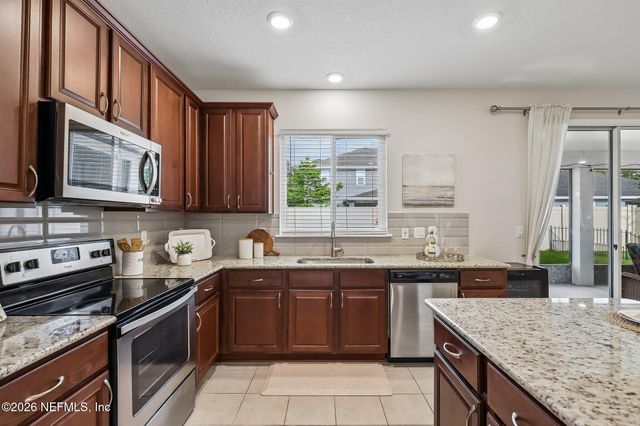 3077 HAWKS HILL Lane, Jacksonville, FL 32216