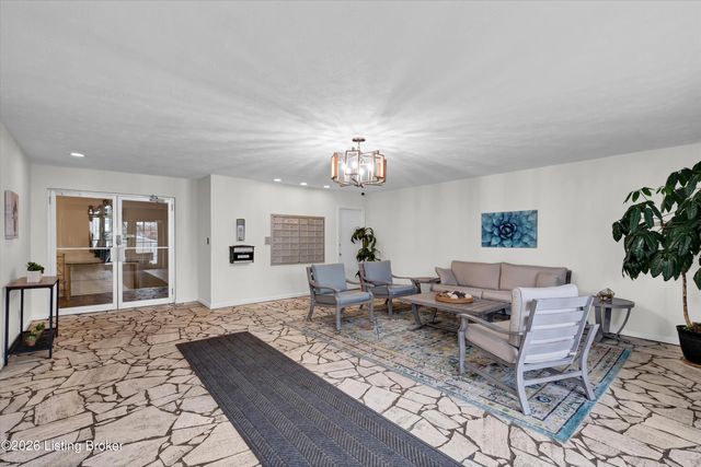 287 El Conquistador Pl, Louisville, KY 40220