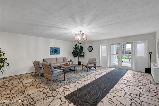 287 El Conquistador Pl, Louisville, KY 40220