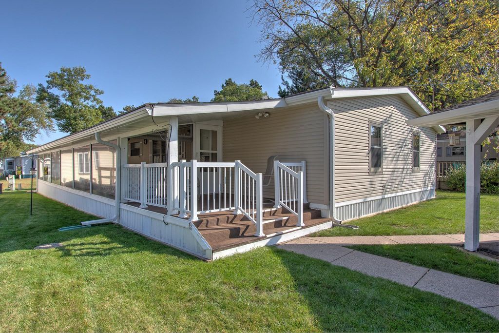 2150 White Pine Drive, Cambridge, MN 55008
