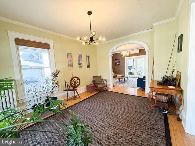 105 LINDEN AVE, Mercersburg, PA 17236