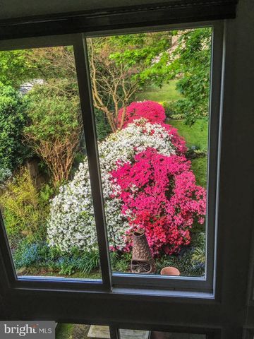 105 LINDEN AVE, Mercersburg, PA 17236