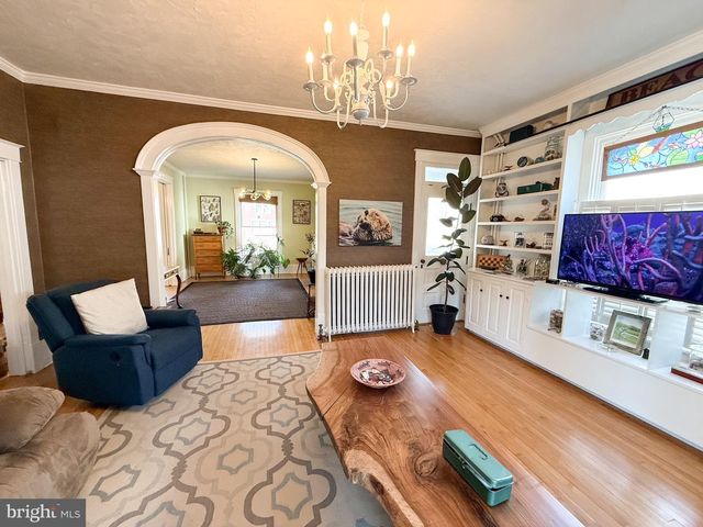 105 LINDEN AVE, Mercersburg, PA 17236