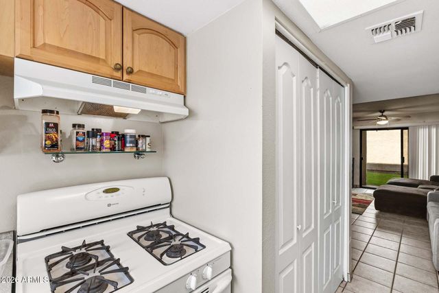 2165 E UNIVERSITY Drive 181, Mesa, AZ 85213