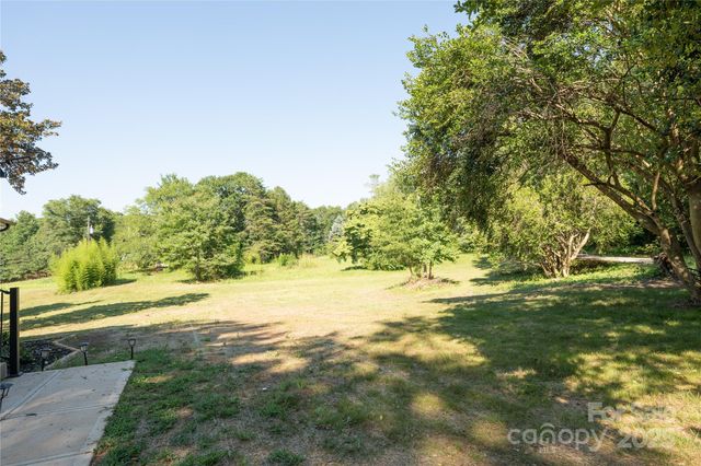 116 Hornets Nest Court, Bessemer City, NC 28016