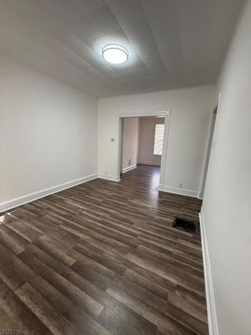 252 N 19Th St, East Orange City, NJ 07017